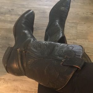 Frye Cowboy Boots.  So old the Frye is rubbed off. Size 9 in fair condition.